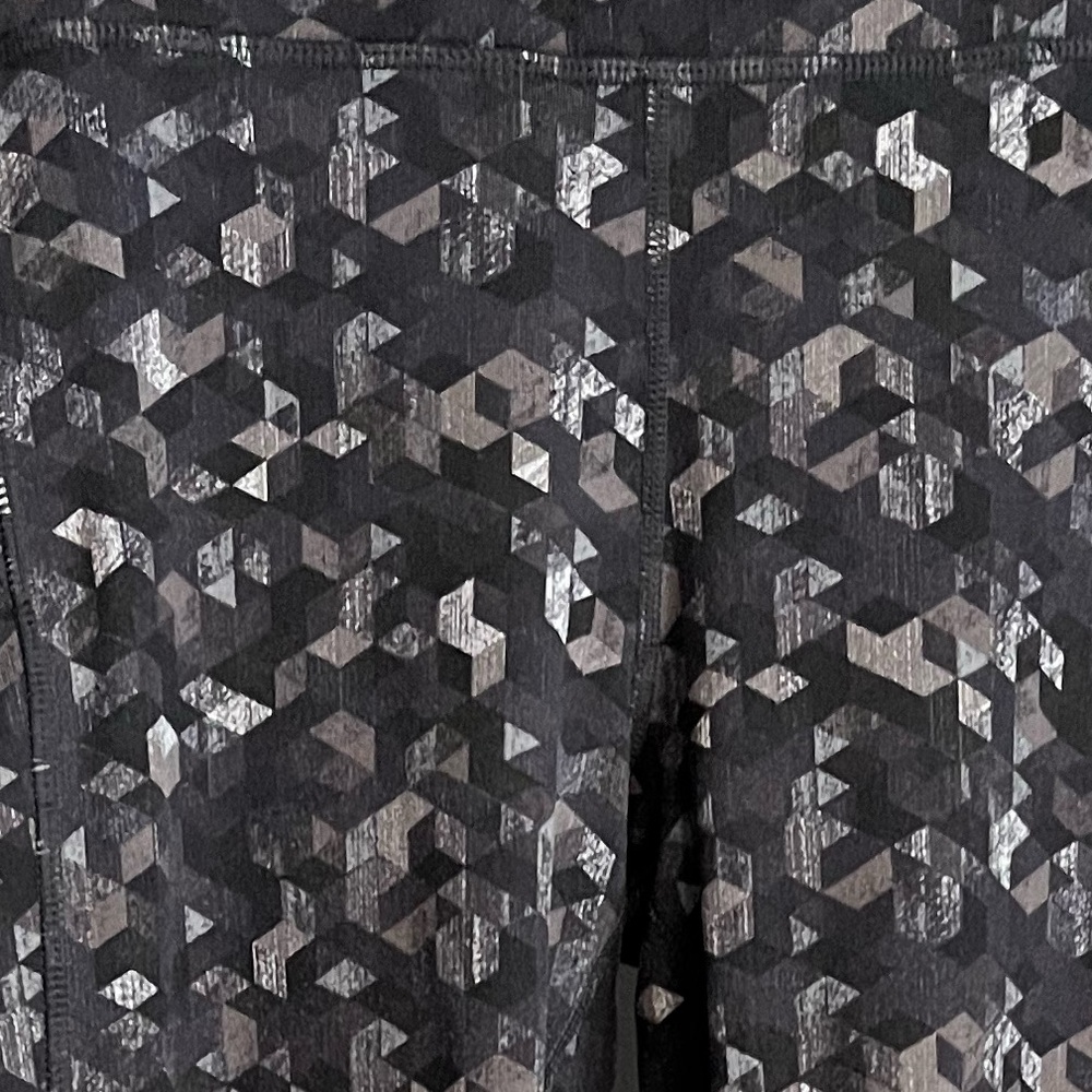 Athleta Black and Gray Patterned Leggings - Picture 6 of 7